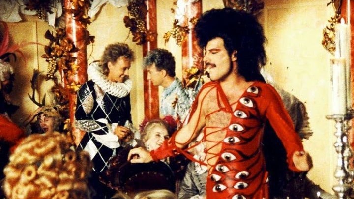 Queen "It's a Hard Life" - 