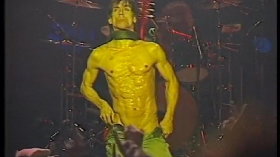 Iggy Pop "Kiss My Blood" live Paris concert film - Iggy Pop intro + "I Wanna Be Your Dog" live (1993)