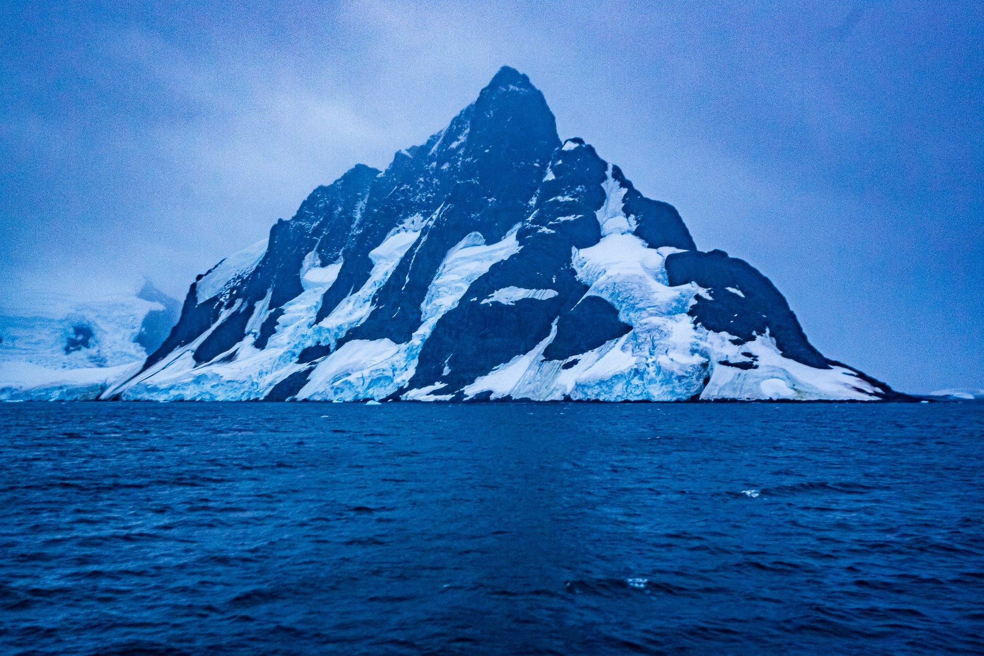 Islands in Lemaire Channel