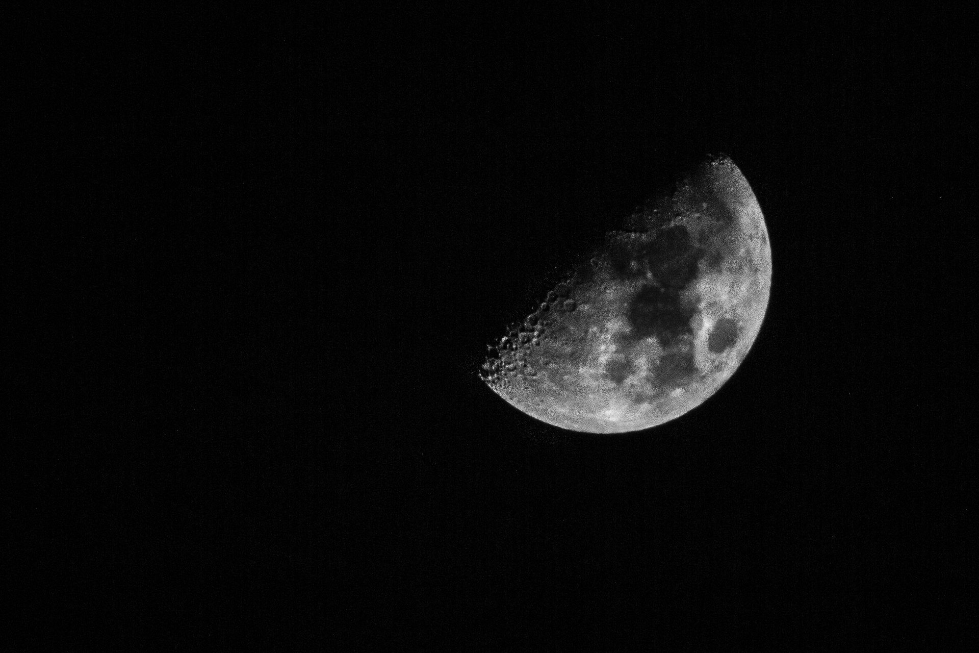 Moon at 1/125, f11 ISO640