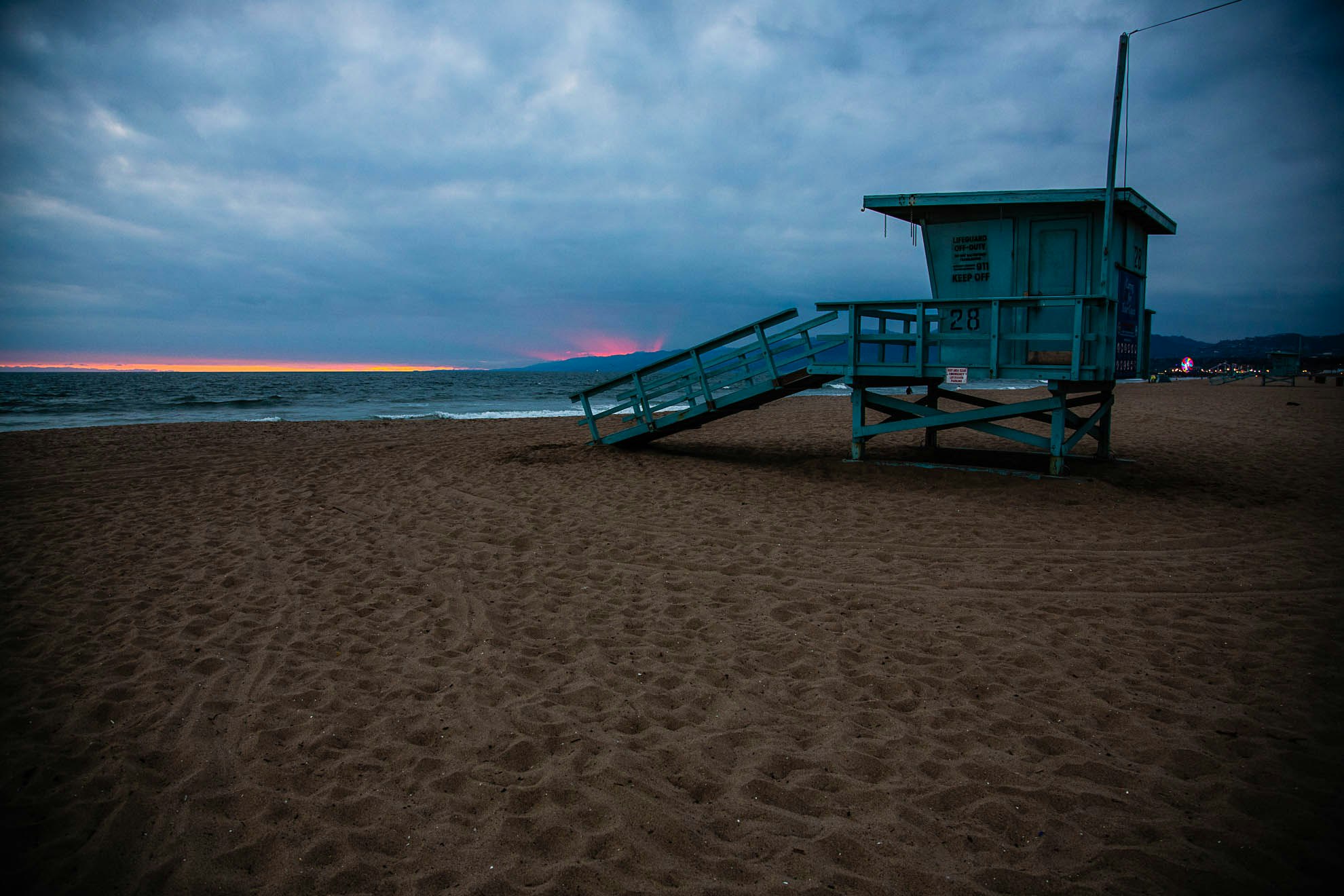 Venice Beach Sunset - With Hut Venice Beach Sunset - With Hut
