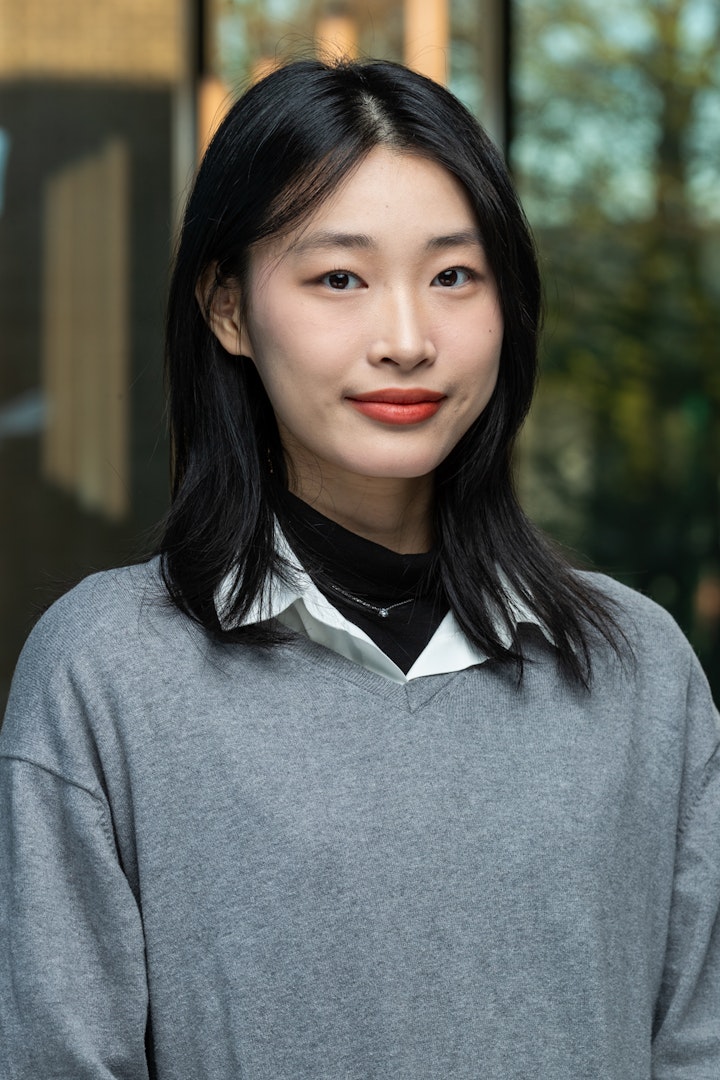 SMALL 300124 UniCumBus headshots-38 -