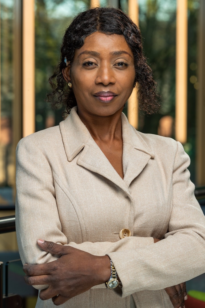 SMALL 300124 UniCumBus headshots-55 -