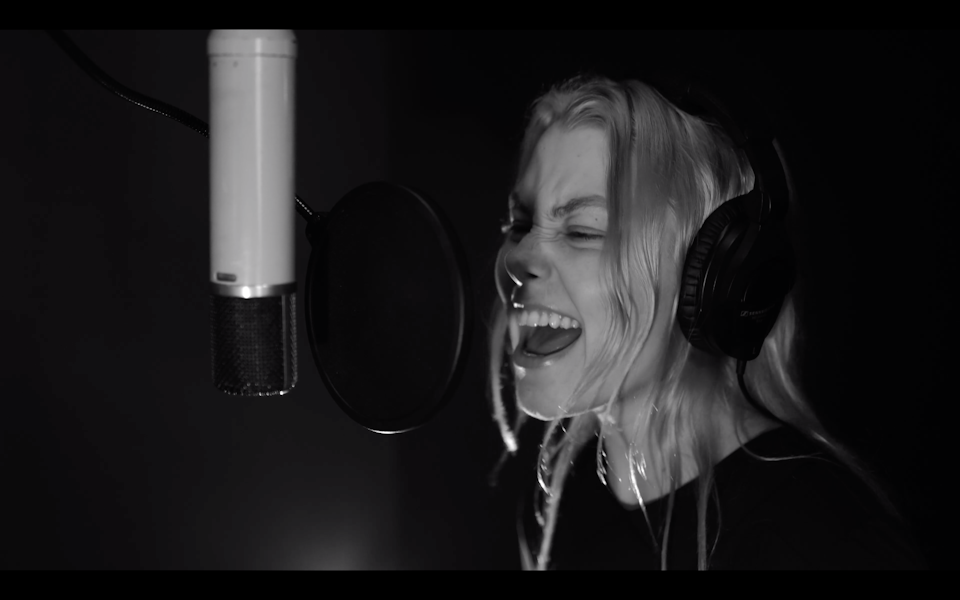 matt berninger - walking on a string (feat. phoebe bridgers) -