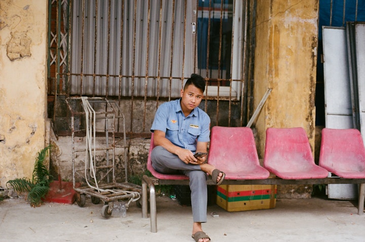 VIETNAM - Conductor, Dan Nang, Kodak Portra 400