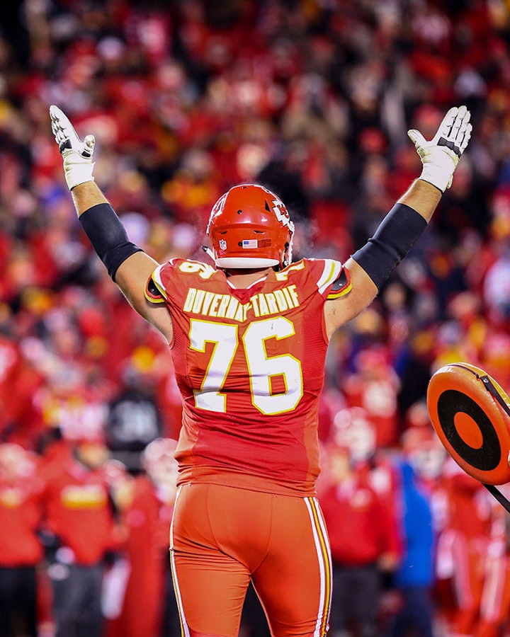 Season 2 YCW Meets NFL Super Bowl Champion 2020 and Motivational Speaker Extraordinaire Laurent Duvernay-Tardif (French & English Interview)