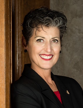 Season 1 - "Great Canadians" Series - Entrevue "Canadiens Exceptionnels" - Hon. Sénatrice Josée Forest-Niesing