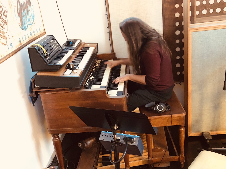 DAVE PALMER RECORDS KEYBOARDS, PIANO, AND ORGAN AT LUCY’S MEAT MARKET FOR “RUNAWAYS”