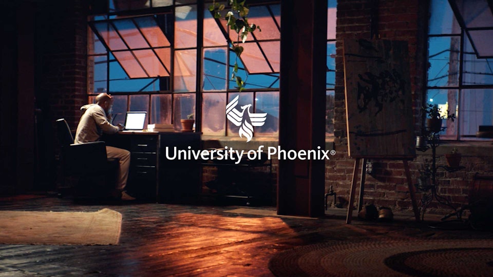 University of Phoenix "Muito"
