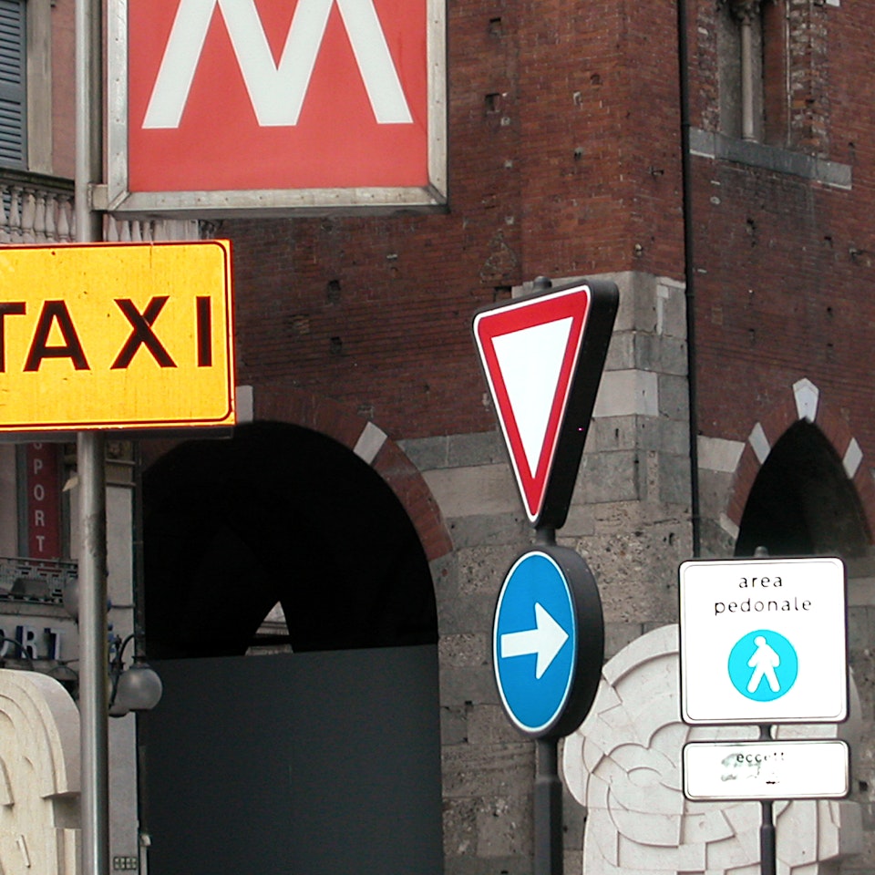 PHOTO STORY Guess Milan's Metro Stops M_dante