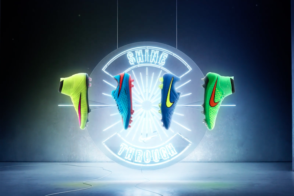Nike: Reverse Pack
