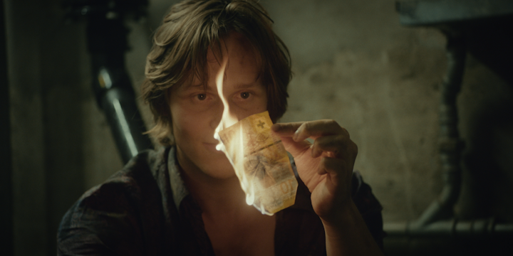 SAMS-MANIA_STILL_138 -