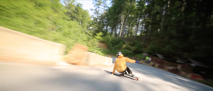 FULL_TILT_still_04 -