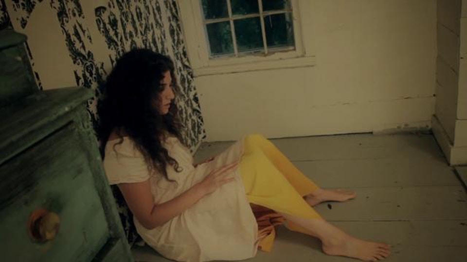 Sarah Fimm - Yellow (Official Music Video)