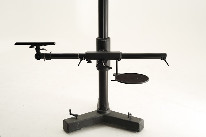 Boden 9’ Studio Camera Stand