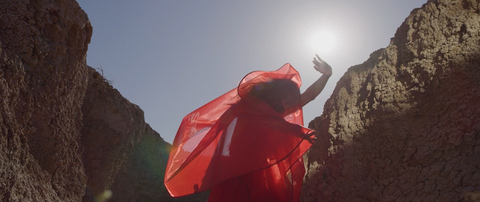 Julianna Barwick “In Light ft. Jónsi” -