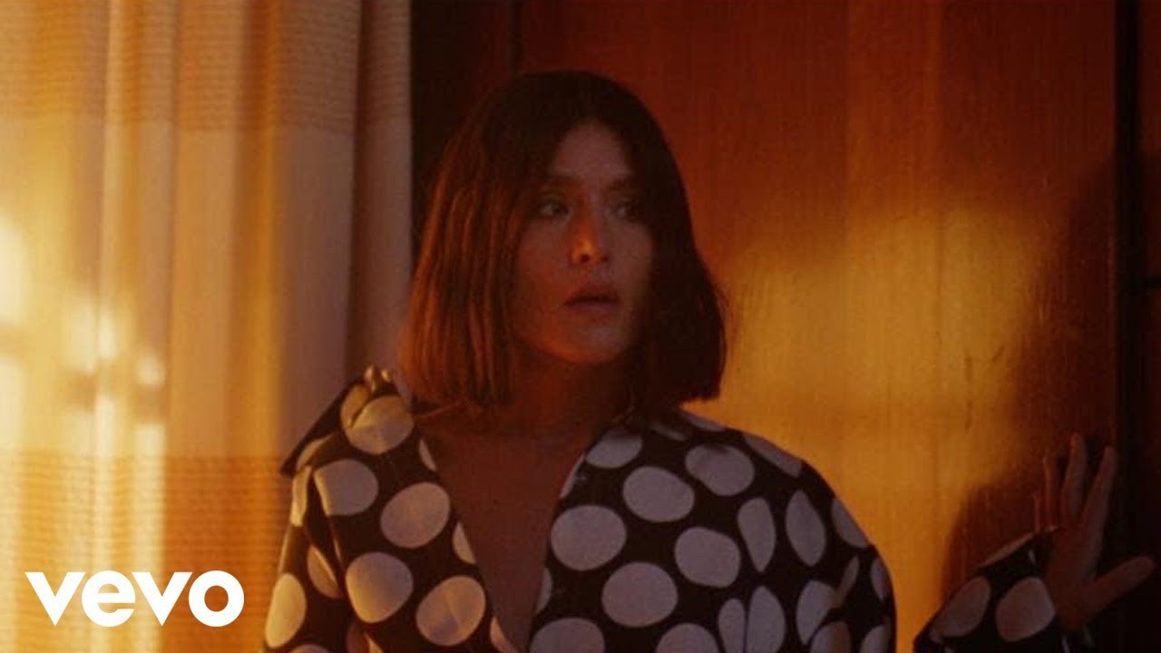 Jessie Ware - Alone (Official Music Video)