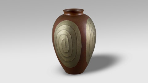 Hammered copper vase by Gyokusendō