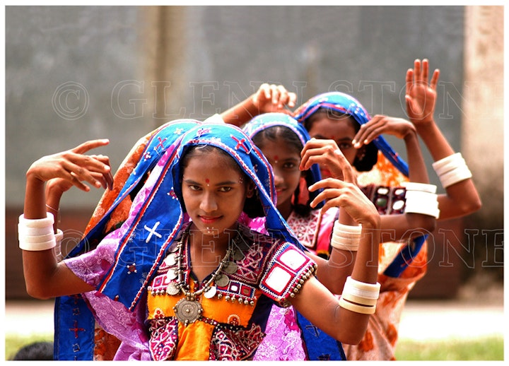 BanjaraGirls-DSC_0517border-small