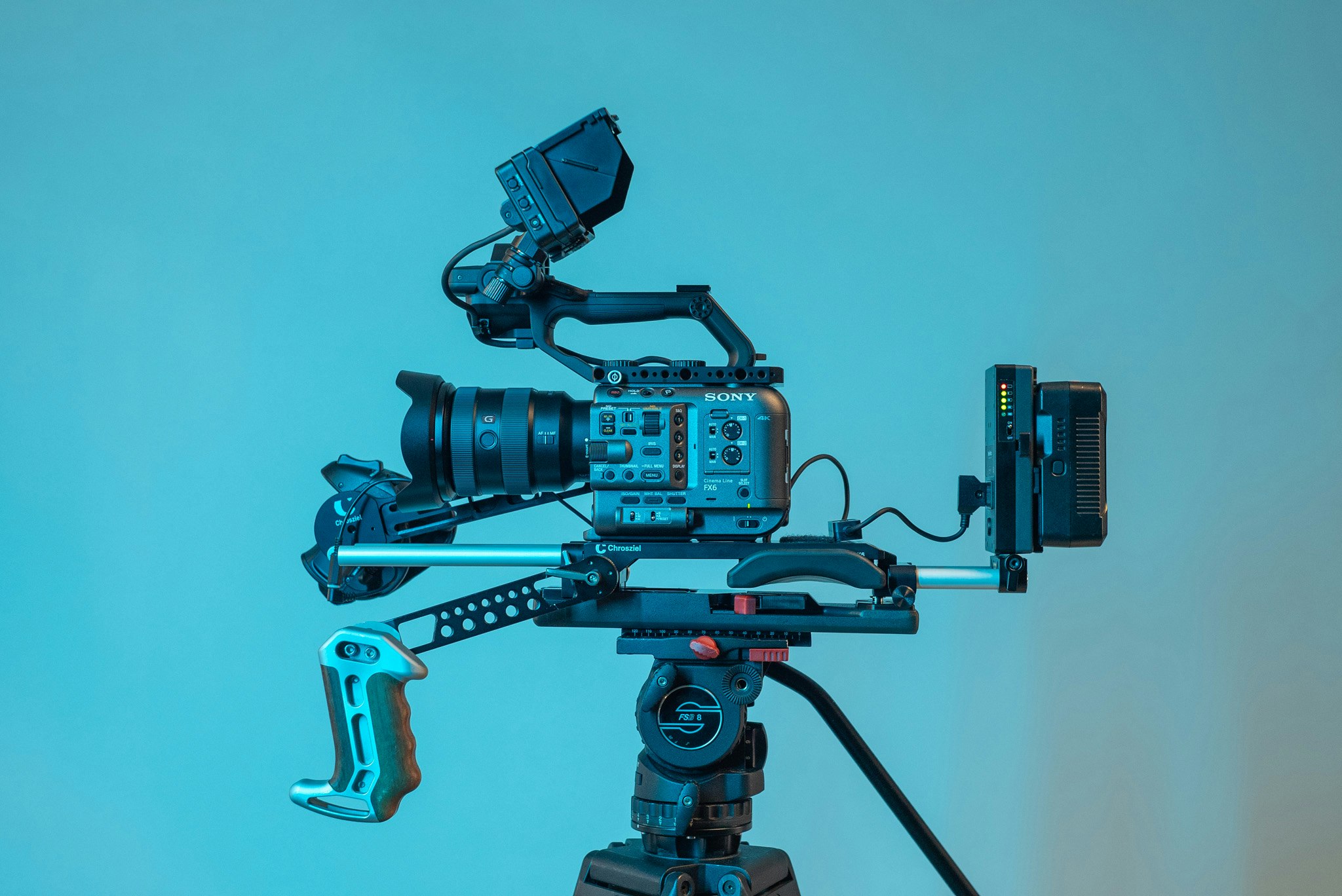 Rigged FX6 with V-mount ready to support external monitor and wireless image transmission
