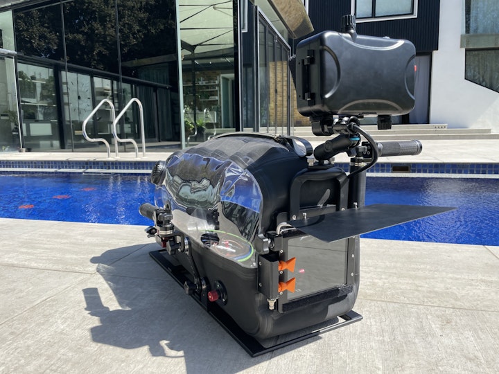 Scubacam
Can accommodate Prime or short Zoom lens
ARRI - Alexa 35 / LF / SXT / Mini LF / Mini / Amira
RED - V-Raptor / Monstro / Helium / Weapon / Dragon / Epic
SONY - Venice / F55
PHANTOM - Flex 4K
FILM - Arri 416 (16mm)
Supplied with Air Dam system for keeping the lens clear of drips during surface shooting.
