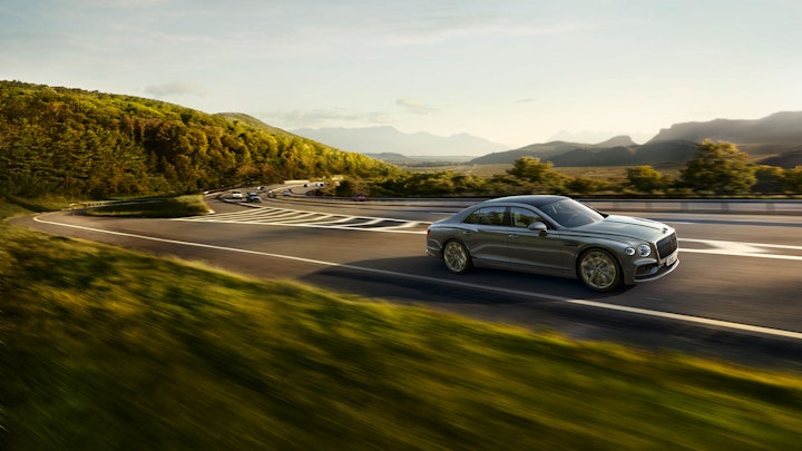 Bentley Motors - The New Flying Spur new-flying-spur-customer-book_HIR2-9a