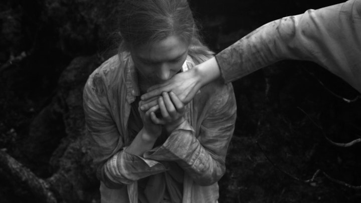 Statues (2), Film Still