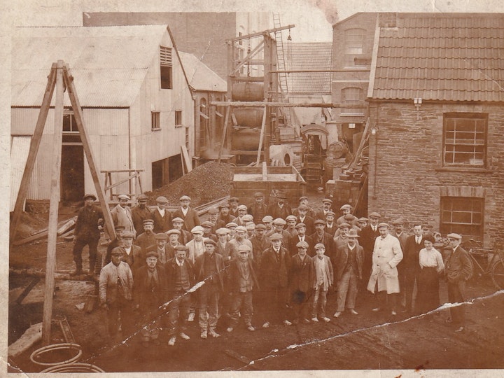 Ochre Chemical works at the former site of the Eggshell Lane colliery. It's possible that celestine was processed here too.