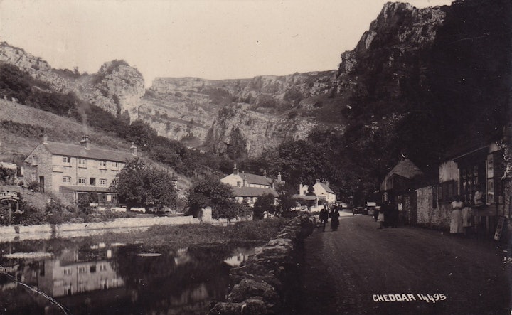 Postcard of Cheddar Gorge in Somerset sent 21 September 1922 (Chapman & Son, Dawlish) 1/2.