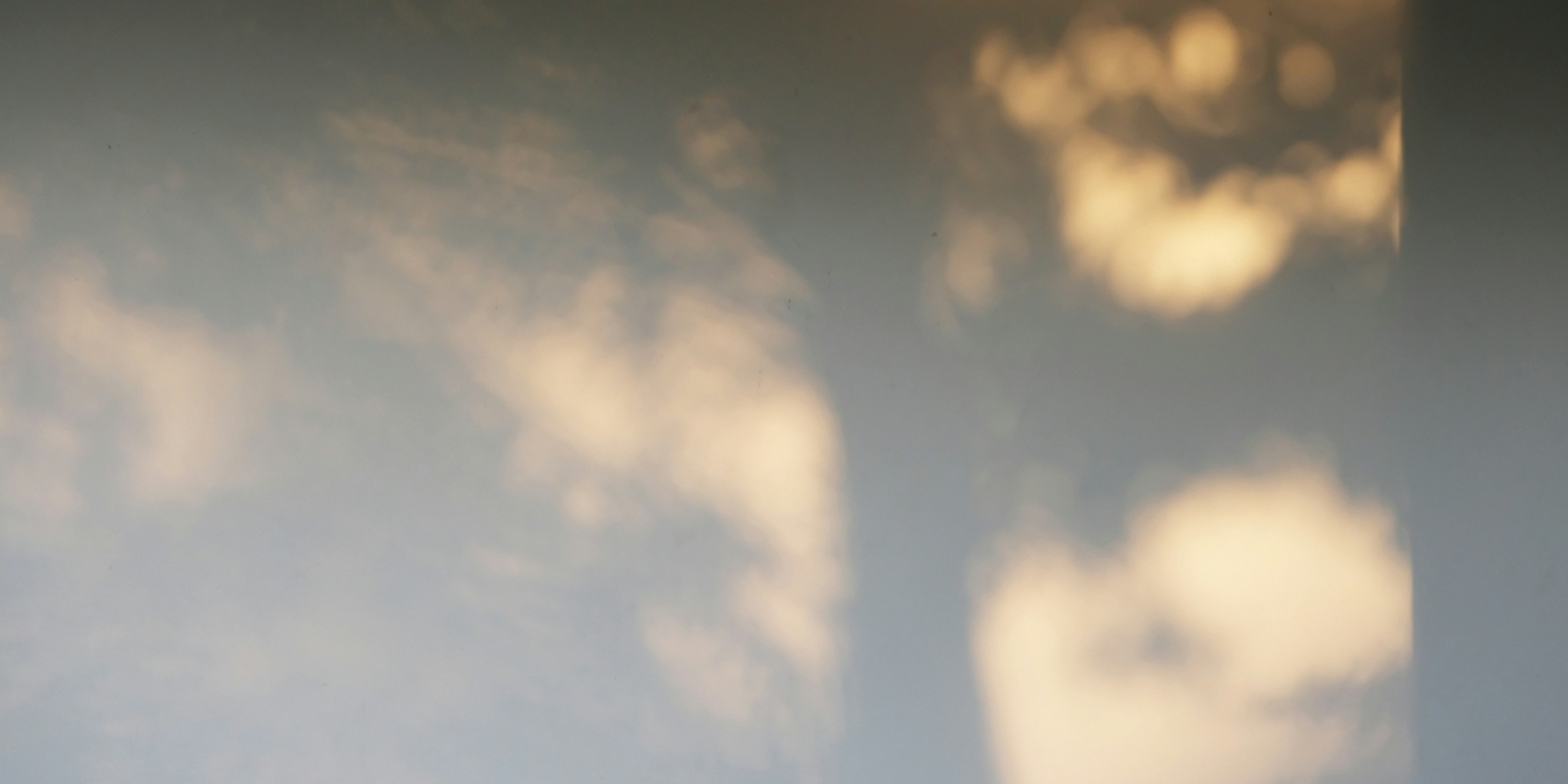 “Reveries about language”: challenges and opportunities of performing multilingual poetry