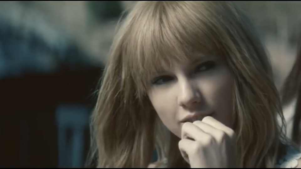Taylor Swift  "I Knew You Were Trouble"