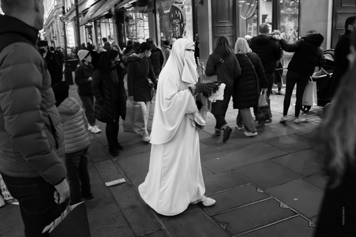Street Folio II - A woman on Regent Street in London