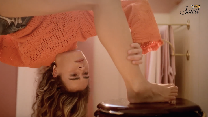 CONTACT - BiC ⋯ Party On with BiC Soleil Glide