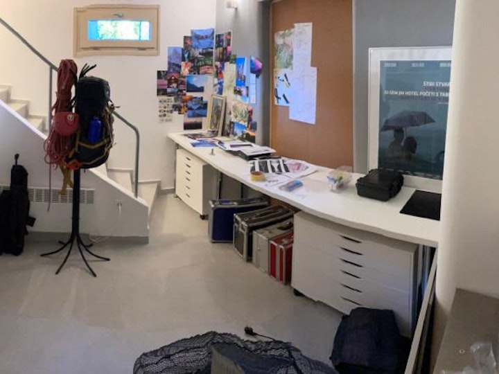 location photo of dressed set