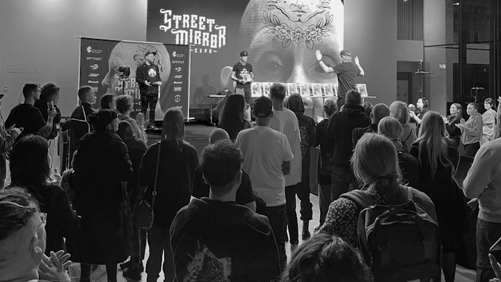 Street Mirror Expo -