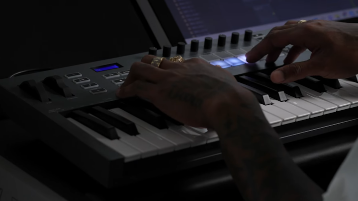 How to make a beat on FLkey in FL Studio with Lex Luger // Novation - 