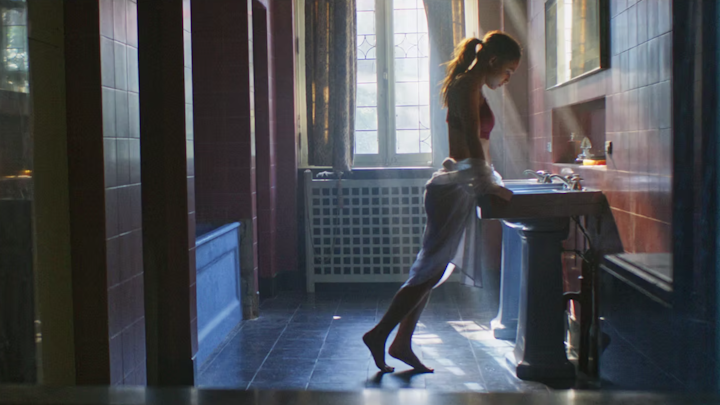 Yade Lauren - Balcony