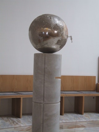 Escultura “Mundo” (Sacrário)