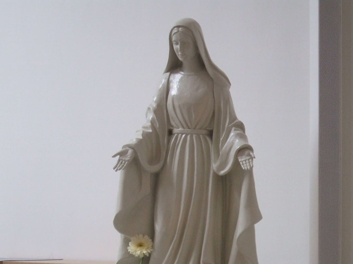 Escultura Nª Senhora das Graças