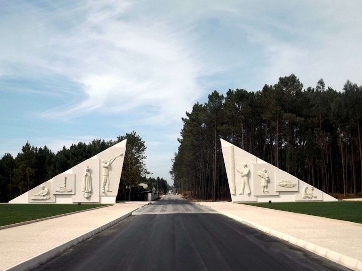 Monumento Portas da Burinhosa