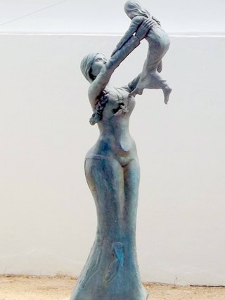Escultura Mulheres de Azul