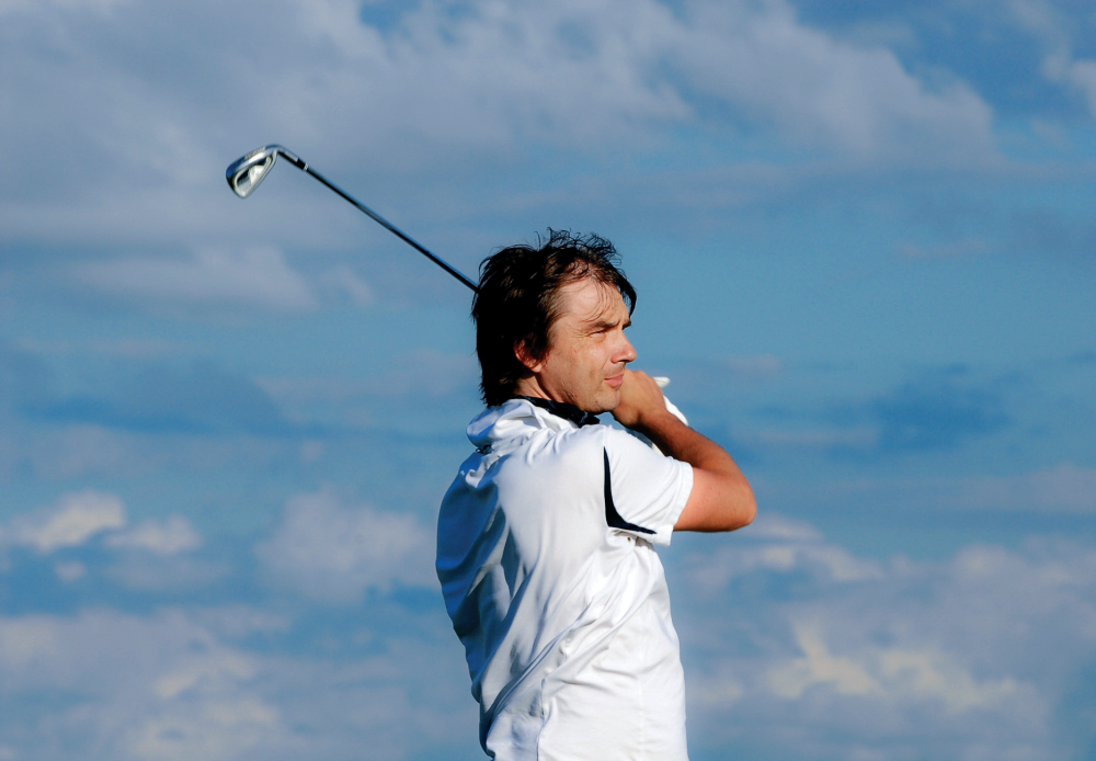 Mats Soomre harjutusringil Estonian Golf & Country Club Stone Course 5. rajal, juuli 2010. Foto: Pirgit Adok