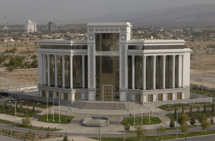 Siège social de la Dasary Ykdysady Dowlet Banky à Ashgabat (Turkmenistant)