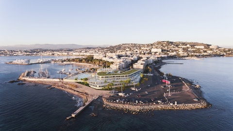 Hotel 5* avec piscine au Palm Beach à Cannes