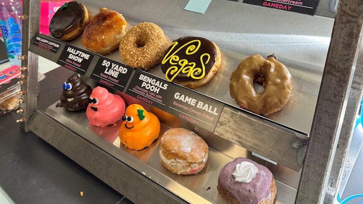 New Doughnut Display
Fulfill Abundance Appearance
Save on Waste