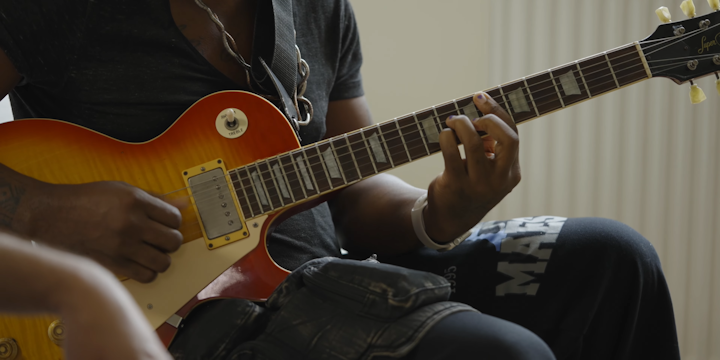 SALON NØ FØRMAT _ Blick Bassy & Lucas Santtana 6-26 screenshot