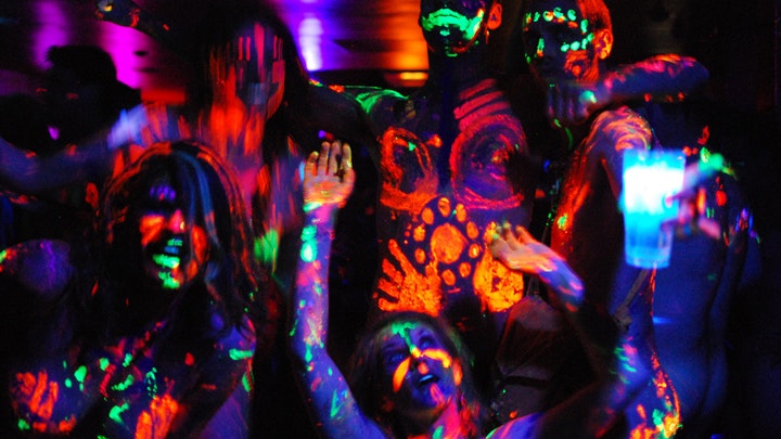 NAKED PAINTING PARTY @ TRAPEZE BAR