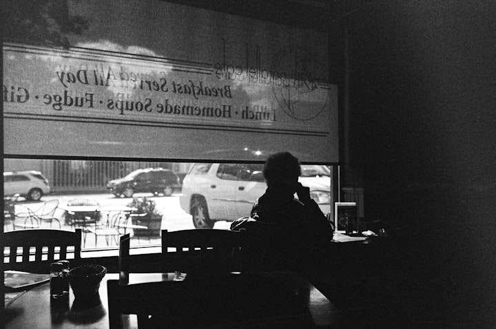 Website graded-33 - Michigan cafe. 35mm Tmax 400.