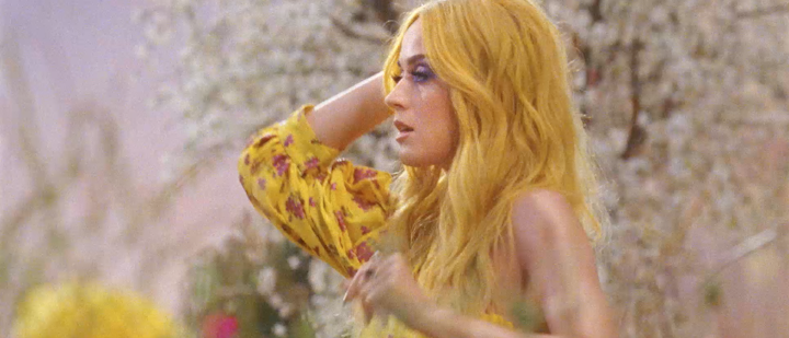Calvin Harris- Feels ft. Pharrell Williams, Katy Perry, Big Sean   / Dir: Emil Nava / Ammolite Inc