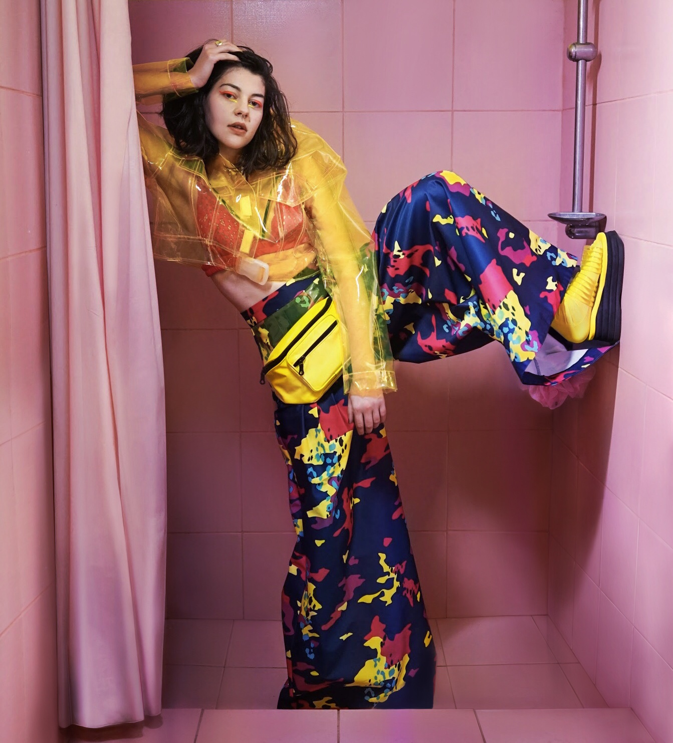 Madalina Gaceanu - Faux Madalina Gaceanu - Faux